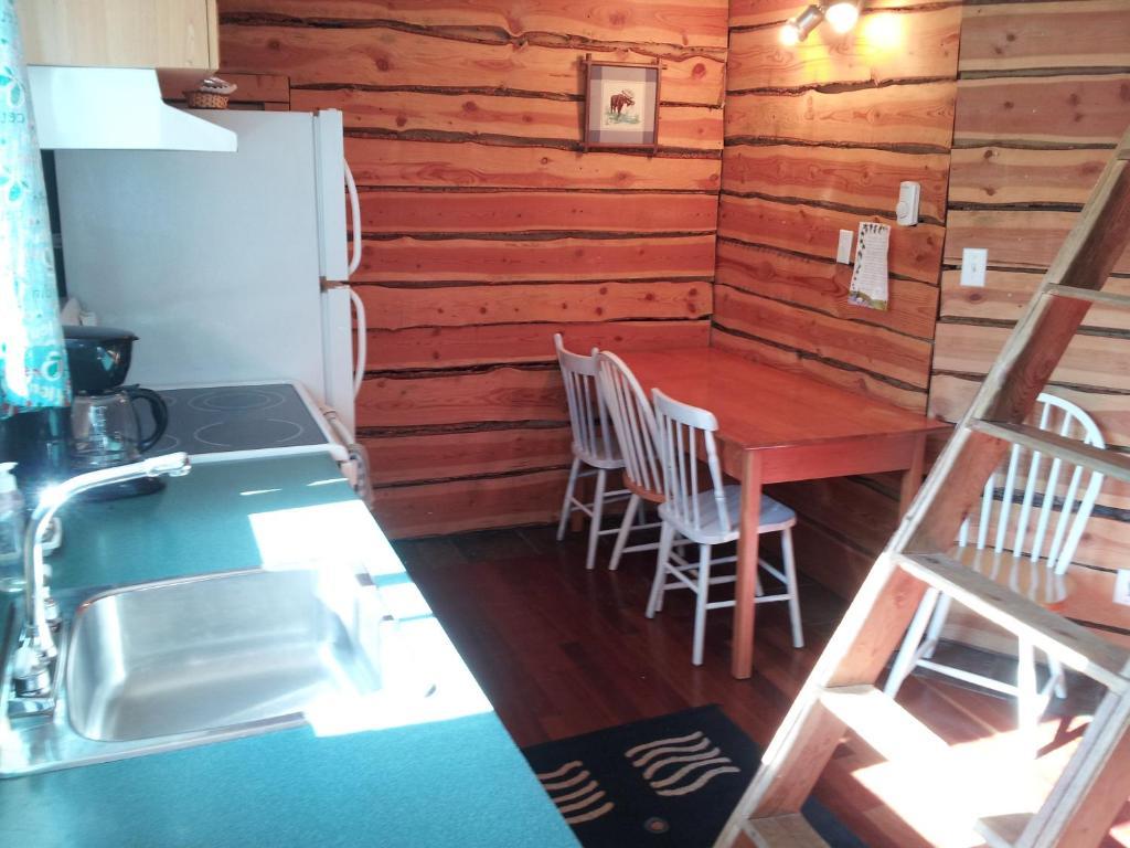 Steamboat Mountain Chalets Hotel Spillimacheen Cameră foto