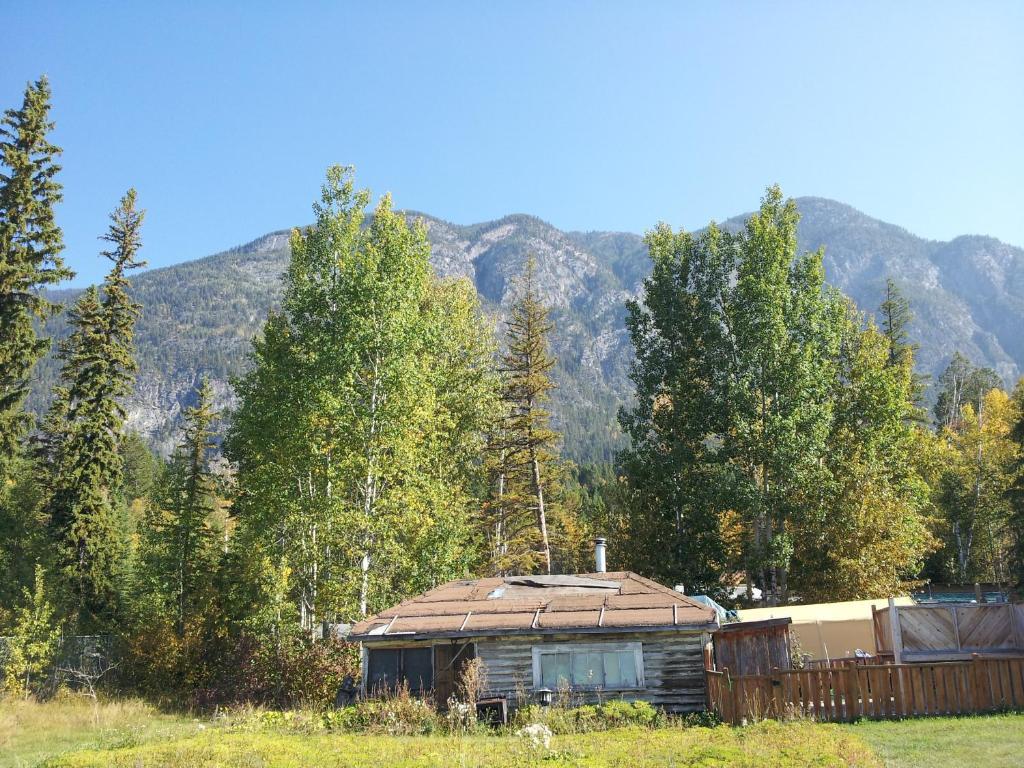 Steamboat Mountain Chalets Hotel Spillimacheen Exterior foto