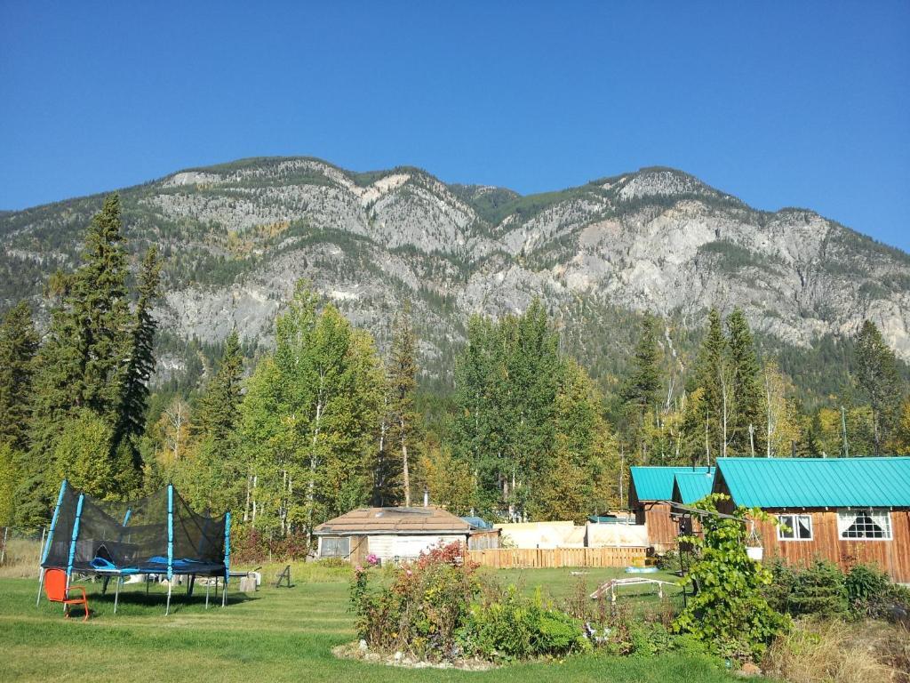 Steamboat Mountain Chalets Hotel Spillimacheen Exterior foto